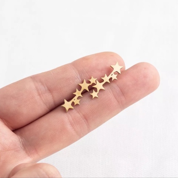 Gold Star Ear crawler earrings - Picture 2 of 3
